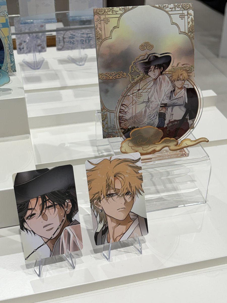 풀북 일러 미쳤음ㄷㄷ🔥

#카페레봄 #근하신년레봄 #레진 #봄툰