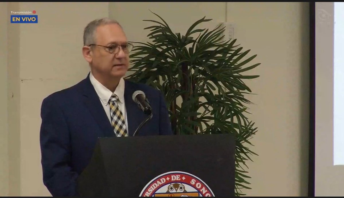 La cirugía necesita de liderazgo, ejemplo de ello es el Dr. Joaquín Sánchez G. , quien actualmente lidera la Dirección Médica del <a href="/HgeSonora/">Hospital General del Estado de Sonora</a> . Hoy en su mensaje a las generaciones de médicos residentes graduados. 
Orgullosamente Profesor de Postgrado y socio del CCS .