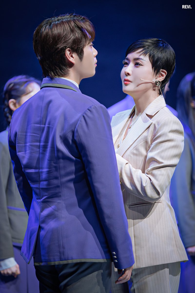 260220 타오르는 어둠 속에서 홍승안 안유진 스페셜 커튼콜
<결투C : 철의 정신 Rep>

그렇게 할게요, 도냐 페피따.