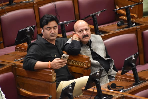 BJP4Abhijeet's tweet photo. उत्तर प्रदेश विधानसभा के बजट सत्र के अंतिम दिन की कार्यवाही में सम्मिलित होकर प्रदेश के विकास, सुशासन एवं जनकल्याण से जुड़े महत्वपूर्ण विषयों पर चर्चा में सहभागिता की।
जनहित के मुद्दों को सदन में मजबूती से उठाना हमारी प्राथमिकता है।
#UPBudgetSession

@BJP4India @narendramodi @AmitShah @NitinNabin @BJP4UP @myogiadityanath