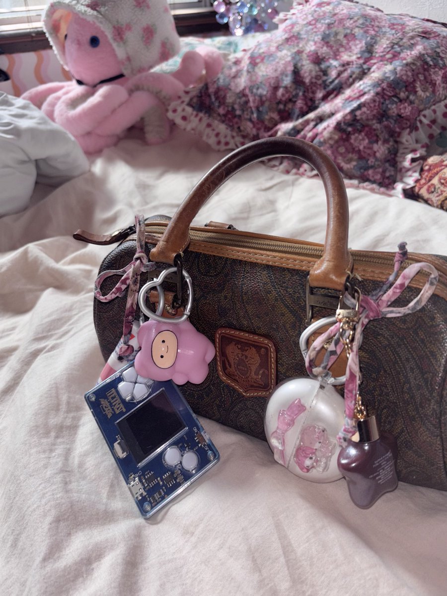 クマども tweet media