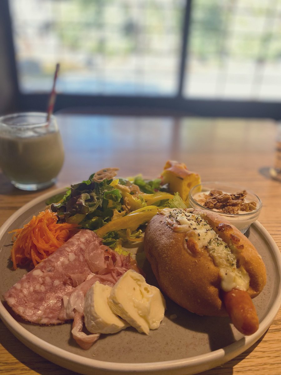 St44regis_Blue's tweet image. 和の美しさが漂う佇まい

静かに庭園を眺めながらいただく朝食は
お腹だけでなく心まで満たしてくれる特別な時間です

＃京都 ＃嵐山 ＃カフェ活 ＃古民家カフェ