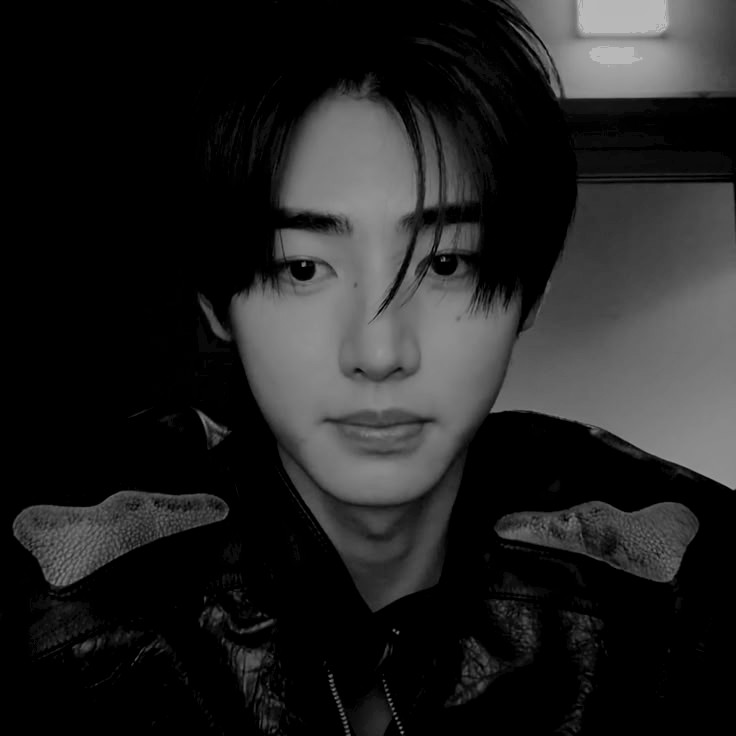 Anagisata's tweet photo. @TamagoPost ⠀⠀⠀ 
ISAIAH KHAVI, 2002.
Suka donat. Kalian, suka apa?
⠀⠀⠀ https://t.co/1hpe4N3lNR