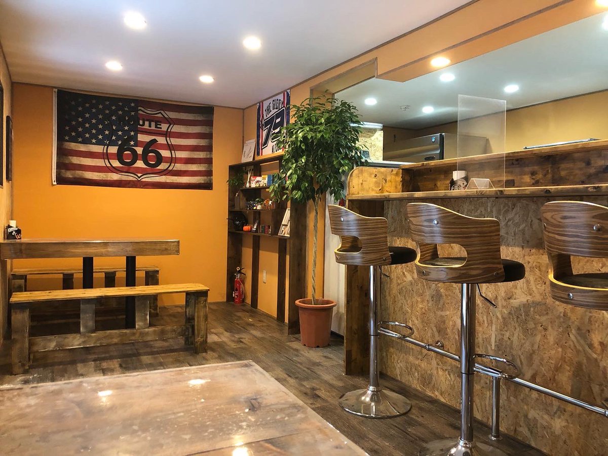 カフェ_マウント tweet media