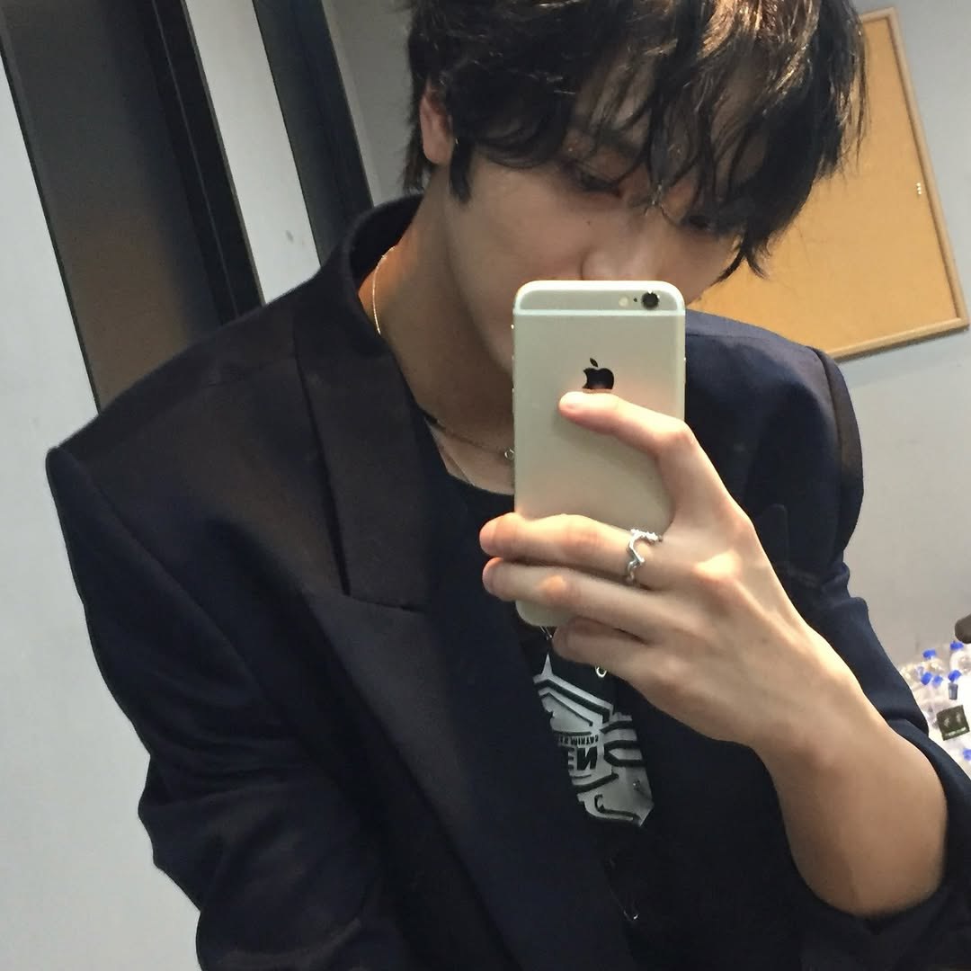 blue_raein's tweet photo. Always charming 😍🐻
@NCTsmtown 
@NCTsmtown_DREAM 
@NCTsmtown_127 
@NCT_OFFICIAL_JP 
#HAECHAN #Taste #crzy #NCT #NCTDREAM #NCTWISH #nct127 #WayV_Lab #fypシ https://t.co/pBFkIMSjPA