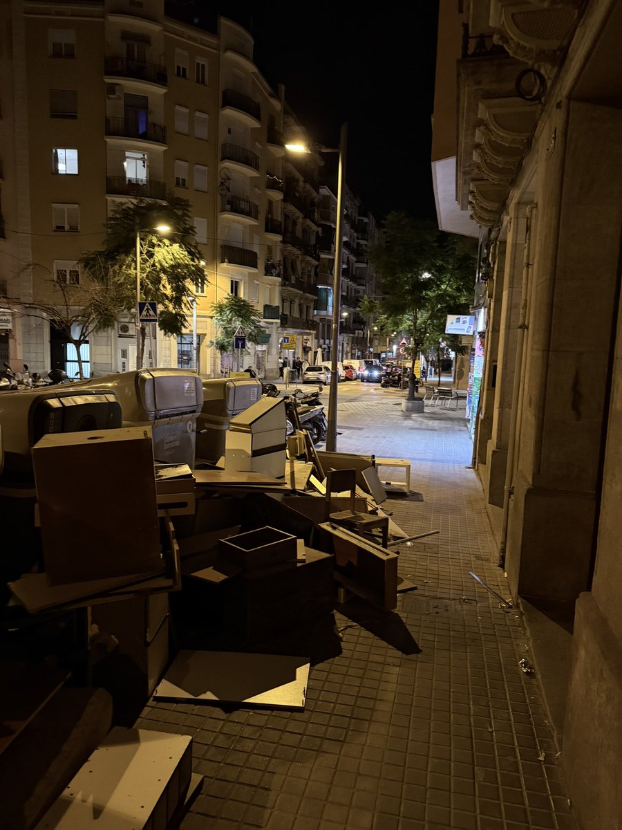 Llewelyn Moss Eisley tweet media