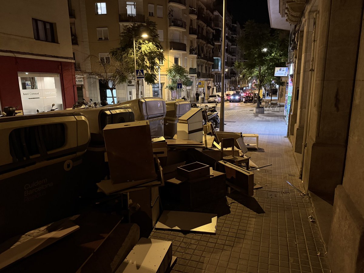 Llewelyn Moss Eisley tweet media