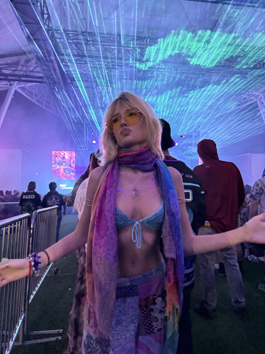 liv0bug7's tweet image. INZO for Valentine’s Day was so magical ✨🌈🌈🌈🌈🫶🪩🪩#inzo #clearwater