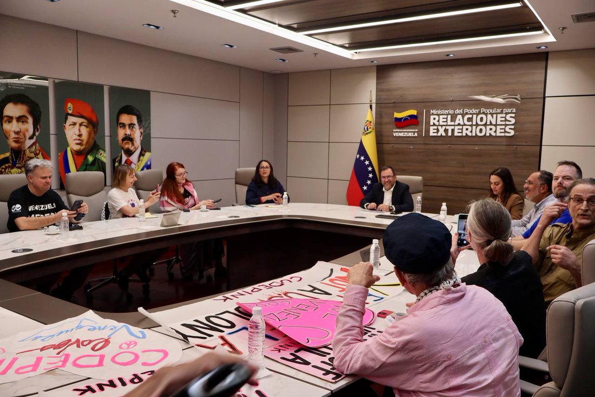 El Gobierno Bolivariano y el pueblo de Venezuela se complacen en dar la bienvenida al movimiento feminista CODEPINK de Estados Unidos, que visita nuestro país como parte de la Misión Internacionalista por la Paz y en Solidaridad con Venezuela. Nuestro país siempre abrirá sus