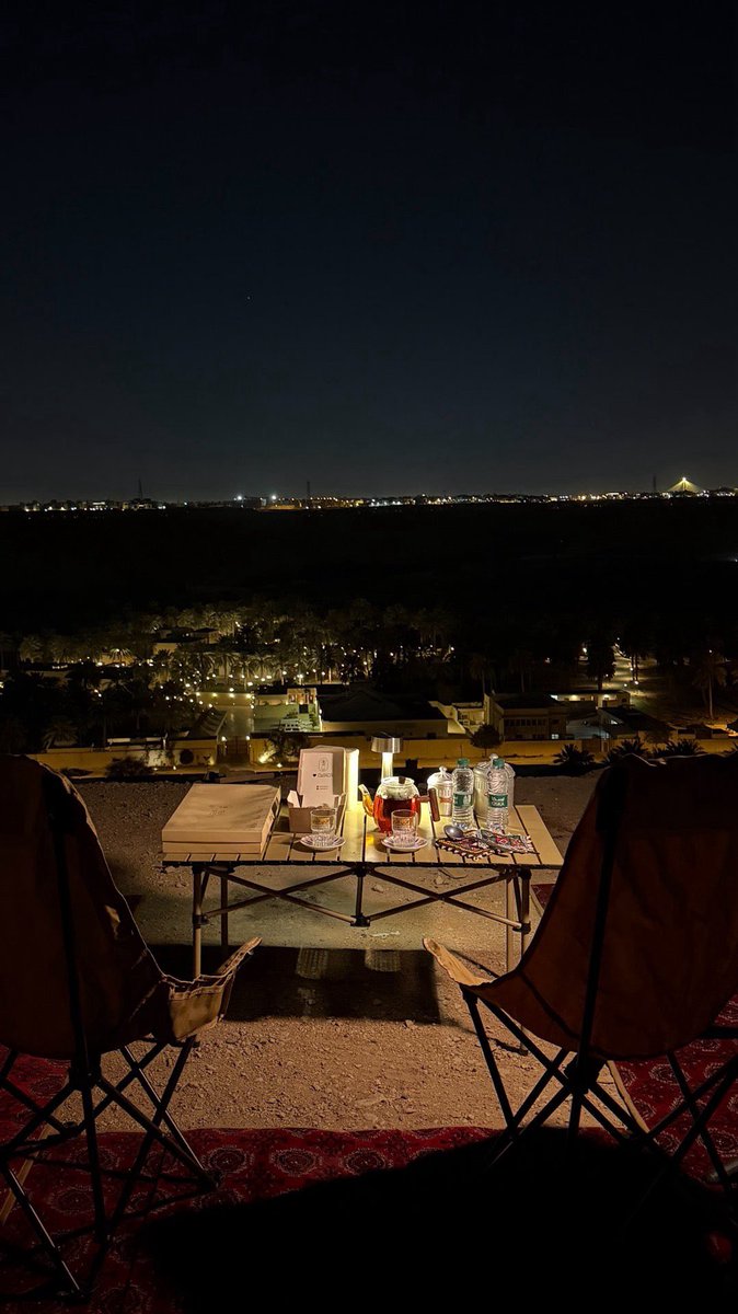 الانسان كانه ما شقى ما عاش فالدنيا سعيد
لولا الشقى  ..  ما كان للدنيا طراة و لا طعم