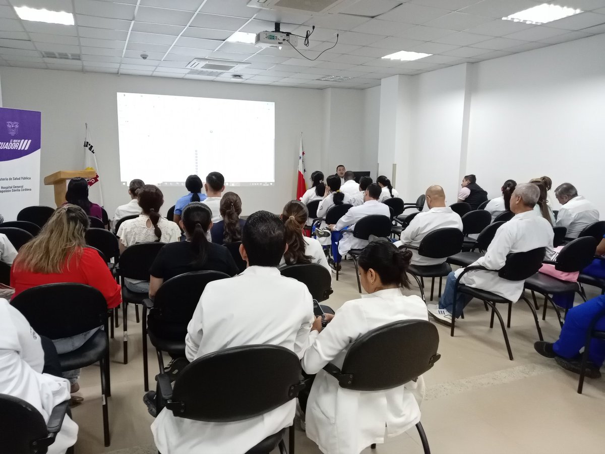 #ElNuevoEcuador |🩺En la jornada de docencia intrahospitalaria, nuestro personal de salud recibió capacitación de la  implementación del nuevo sistema de laboratorio clínico para agendamiento y reporte de resultados.