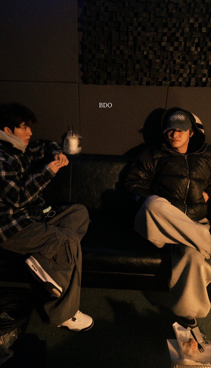 LEOZUPDATES's tweet image. B.I and Leo — posted on Reddy-hyung IG story