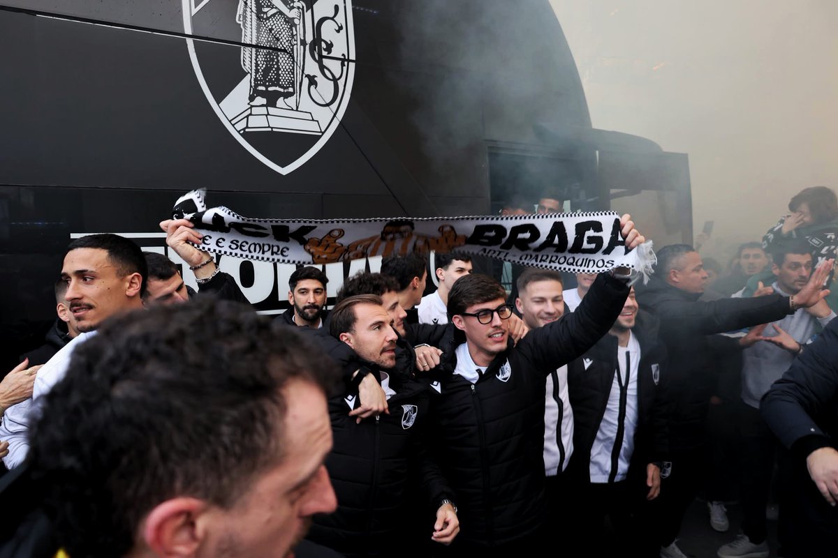 Pelo Vitória, por Guimarães. Repetir o mês passado. Vamos caralho 🤍