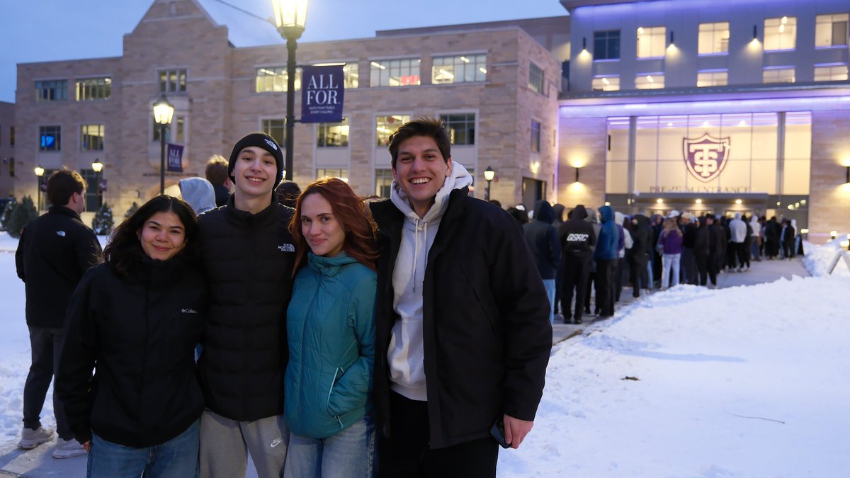 STUDENTS!!!!!!!!!!!!!!!!!!!!😤

#RollToms