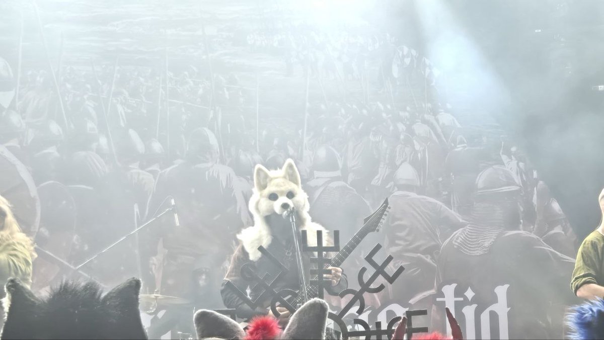 Arrack the sauna wuffer 🏳️‍🌈 tweet media