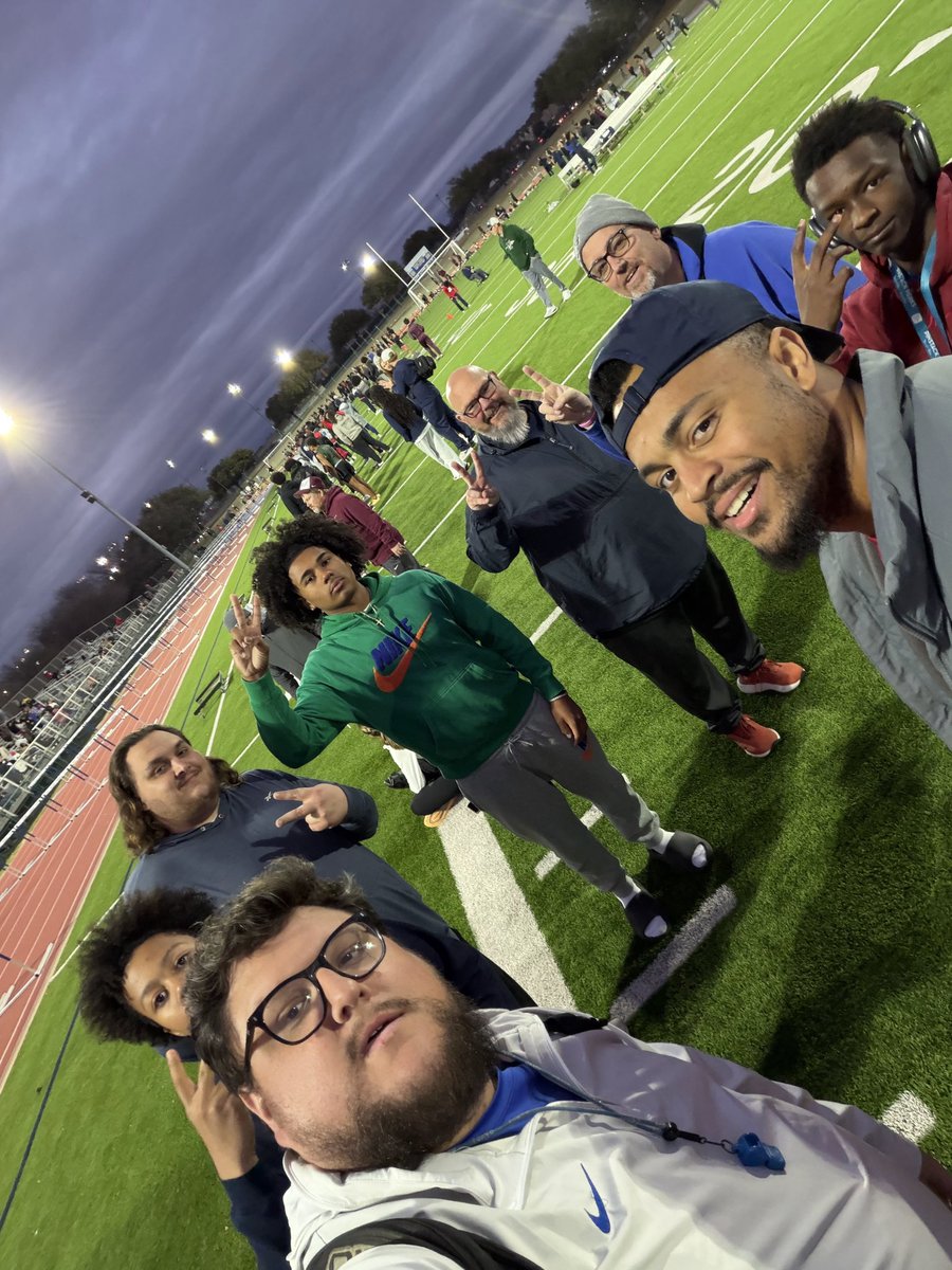 FmsBoyssports's tweet image. #HELPINGHANDS #TEAMWORK #6MINUS1