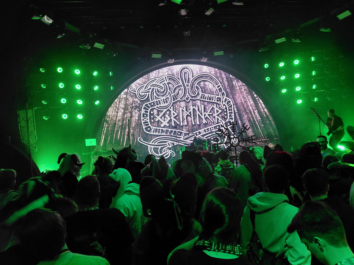 Arrack the sauna wuffer 🏳️‍🌈 tweet media