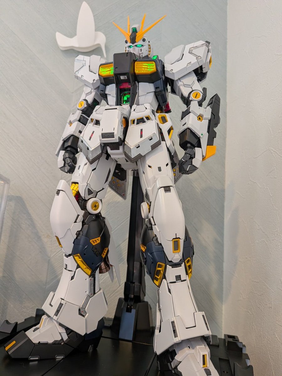 picg1979's tweet photo. PGU　νガンダムも、完成まであと少し
最高にカッコいい感じです
https://t.co/iMF5dr4rPh https://t.co/TScZVGvFks