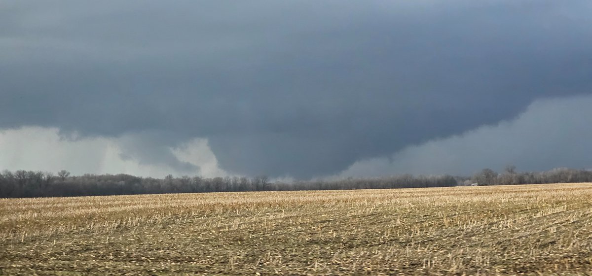atmo_alex's tweet photo. Hey everyone! Just went on my first ever storm chase yesterday with a group of friends. We targeted SE Illinois, where we would see 1-2 tornadoes! Believe it or not, this the first ever time seeing a tornado in person and it was exhilarating! 
📍Flat Rock, IL
#wxtwitter https://t.co/ygjLImKL1k
