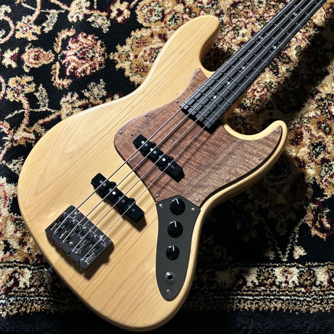 店長オススメの信州ベース！MOMOSE SMJ-HIBA/E！金沢の地場の木材