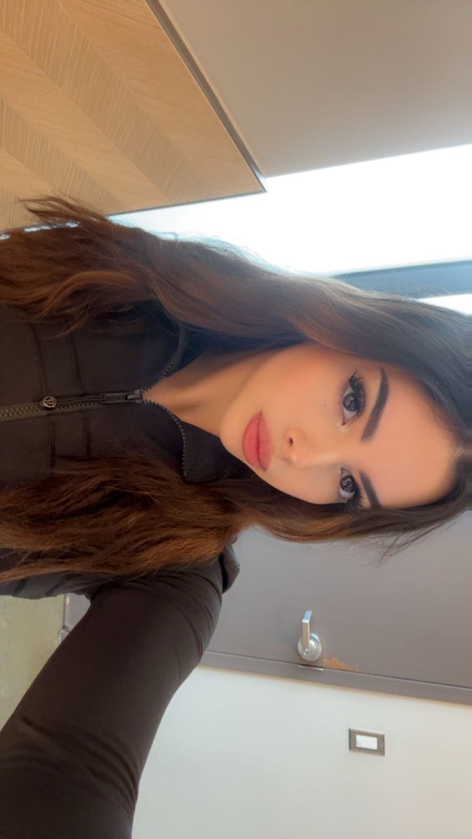 vic ᡣ𐭩 tweet media