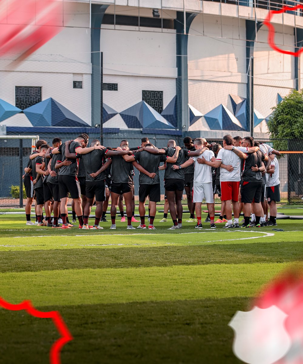 ¡𝐃𝐞𝐬𝐝𝐞 𝐞𝐥 𝐆𝐮𝐚𝐲𝐚𝐬! 💪🏻🔴⚪️

#TécnicoPresente