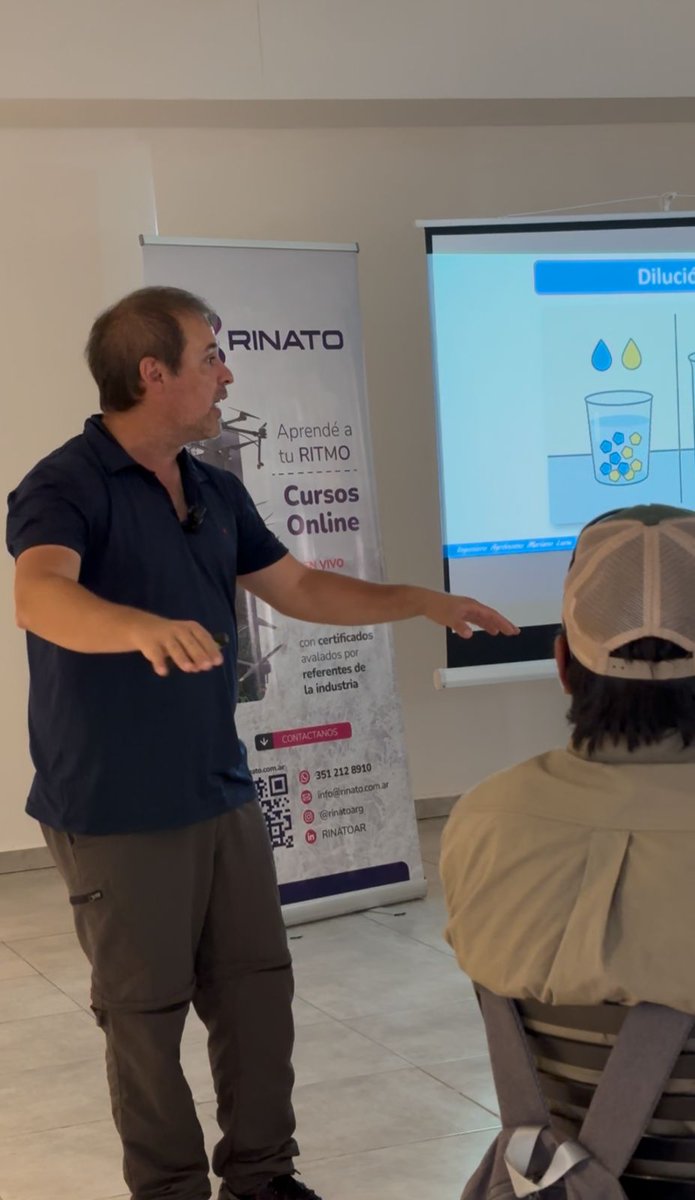 marianoluna79's tweet photo. Hoy toco hablar de mezclas para Drones en San Francisco.
Gracias Rinato por la invitación al curso.
Mates + Adyuvantes + Mezclas + Compartir que puede fallar. https://t.co/oKxGap51t7