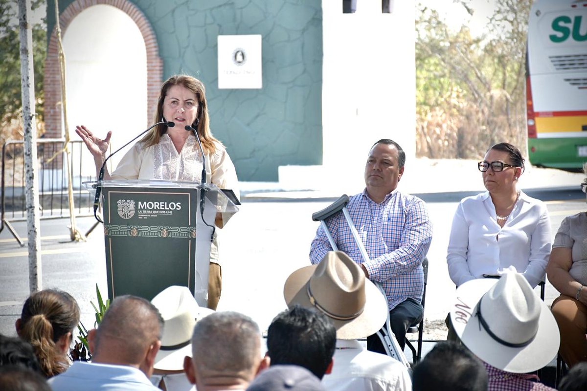 SecretariadoMor's tweet photo. Se inauguró el arco carretero de Tepalcingo, con la presencia de la Gobernadora de Morelos, Margarita González Saravia, el Secretario de Seguridad y Protección Ciudadana y autoridades municipales.

Un paso más para fortalecer la identidad, movilidad y seguridad en el municipio. https://t.co/vojcUzYkzN
