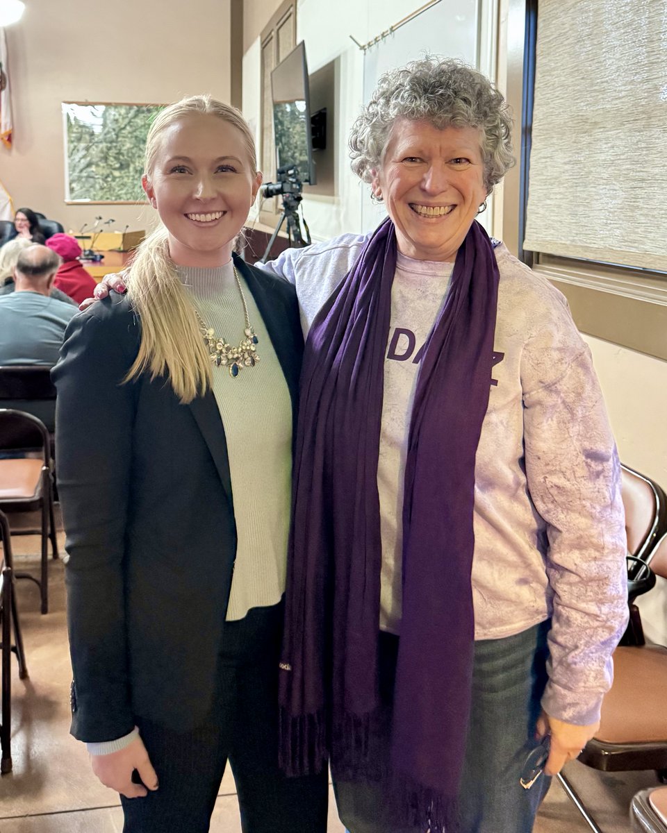 Thank you Linda for wearing your purple at a SacBee event and asking <a href="/RepKiley/">Rep. Kevin Kiley</a> if he would support Medicare coverage of blood test screenings for dementia. He said yes. <a href="/RepKiley/">Rep. Kevin Kiley</a>-please co-sponsor the #ASAPACT which does just that. 
And thanks Chelyssa for the photo. #ENDALZ