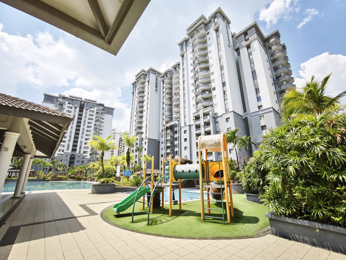 radenoactive's tweet photo. Lush landscaping with water feature + olympic size pool + kids pool with water slide https://t.co/LpAM1zG2NC