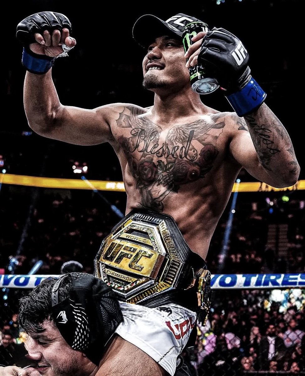 Le5emeRound's tweet photo. 🚨C’EST ACTÉ 🚨

Joshua Van (16-2) 🇲🇲 a OFFICIALISÉ sa 1ère défense de ceinture 🆚 Tatsuto Taira (18-1) 🇯🇵 à l’#UFC327 

Le plus jeune combat pour un titre à l’UFC 🔥 https://t.co/NgCRXPjVqM