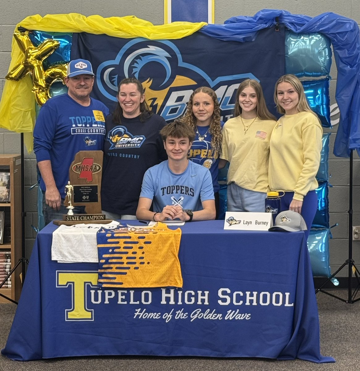XCTupelo's tweet photo. Congrats to Layn Burney for signing with @bmcsports to run XC and Track! #recruitthewave #GoWave #RunningWave https://t.co/OIgNbGybhz