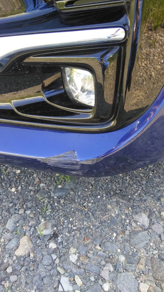 子供が隣の家の車を傷つけてしまったら・・

子兄　あーやっちゃったー！Aさんの車にぶつけちゃったー

子弟　・・・・・

僕　なんか騒がしいな・・？どうした

子兄　弟が自転車でAさんの車にきずつけちゃったー

子弟　・・・・だって・・・

僕