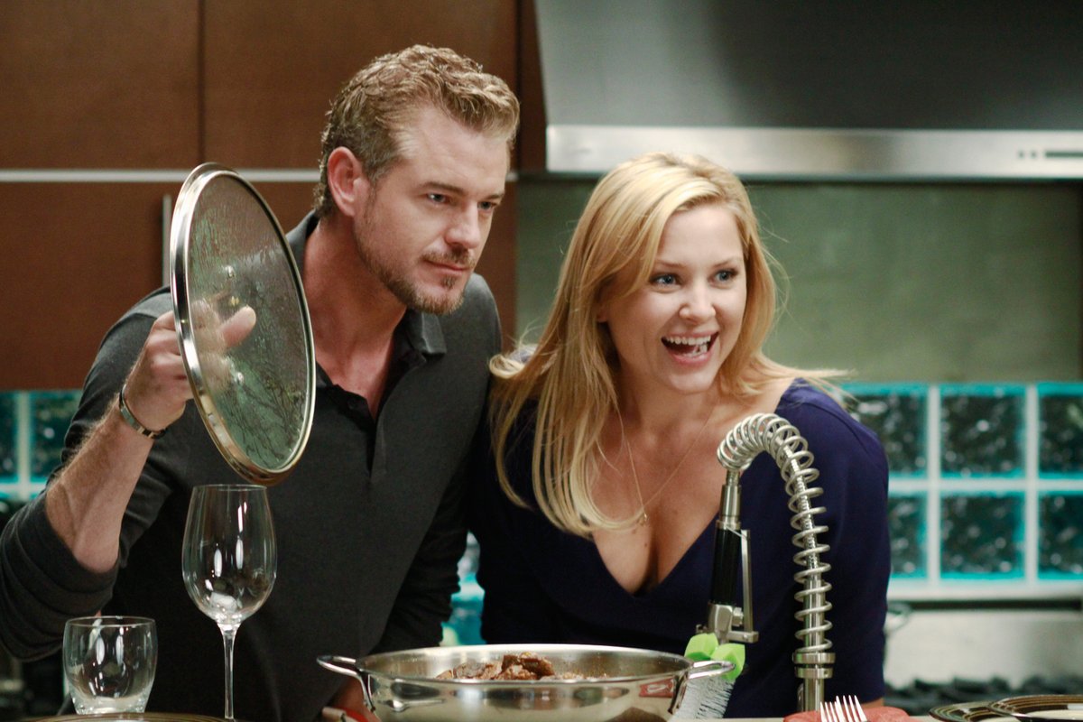 DEADLINE's tweet photo. 'Grey’s Anatomy' alumna Jessica Capshaw has paid tribute to her co-star, the late Eric Dane. She played Arizona, Mark’s best friend and co-parent with Callie of his daughter Sofia.

“For five seasons, Arizona and Mark shared witty banter, hard truths, big laughs (and cries), and so much of their hearts with one another.” Capshaw wrote on Instagram. "Beneath that confident charm lived a unique softness and a fierce love for his people that was rare and that only Eric could have brought to that character.”
https://t.co/7ZP4jDm8Wb