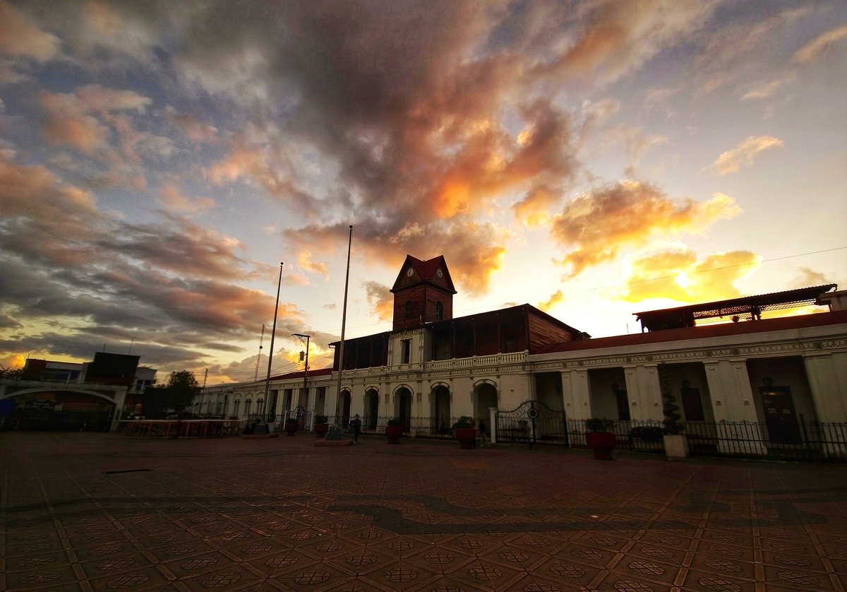 Es viernes y el cielo lo sabe!
Saludos desde San Pedro Sacatepéquez, San Marcos,  GT