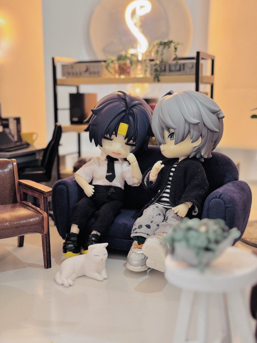 悠真ねんどろいどが来たので遊んでました ←休日の朝 平日の夜→