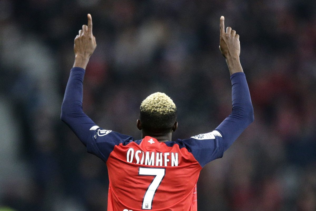 🚨 Victor Osimhen conta sobre um dos momentos mais difíceis de sua vida, quando atuava pelo Lille:

“Quando assinei com o Lille, o estado de saúde do meu pai piorou gravemente. Eu estava constantemente longe dele. Então, no início da COVID, ele foi hospitalizado. Eu estava