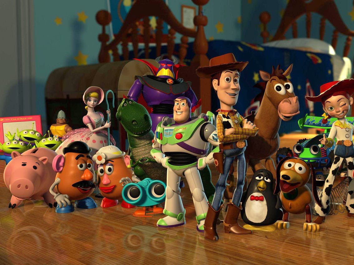 AyCarlosCamacho's tweet photo. El revuelo por Toy Story 5 y ver a gente de distintas generaciones emocionada me confirma algo: desde 1995, Toy Story es la saga que más ha conectado con públicos de todas las edades. No se me ocurre otra franquicia que logre unir así a niños, jóvenes y adultos al mismo tiempo. https://t.co/iCdBU3612L