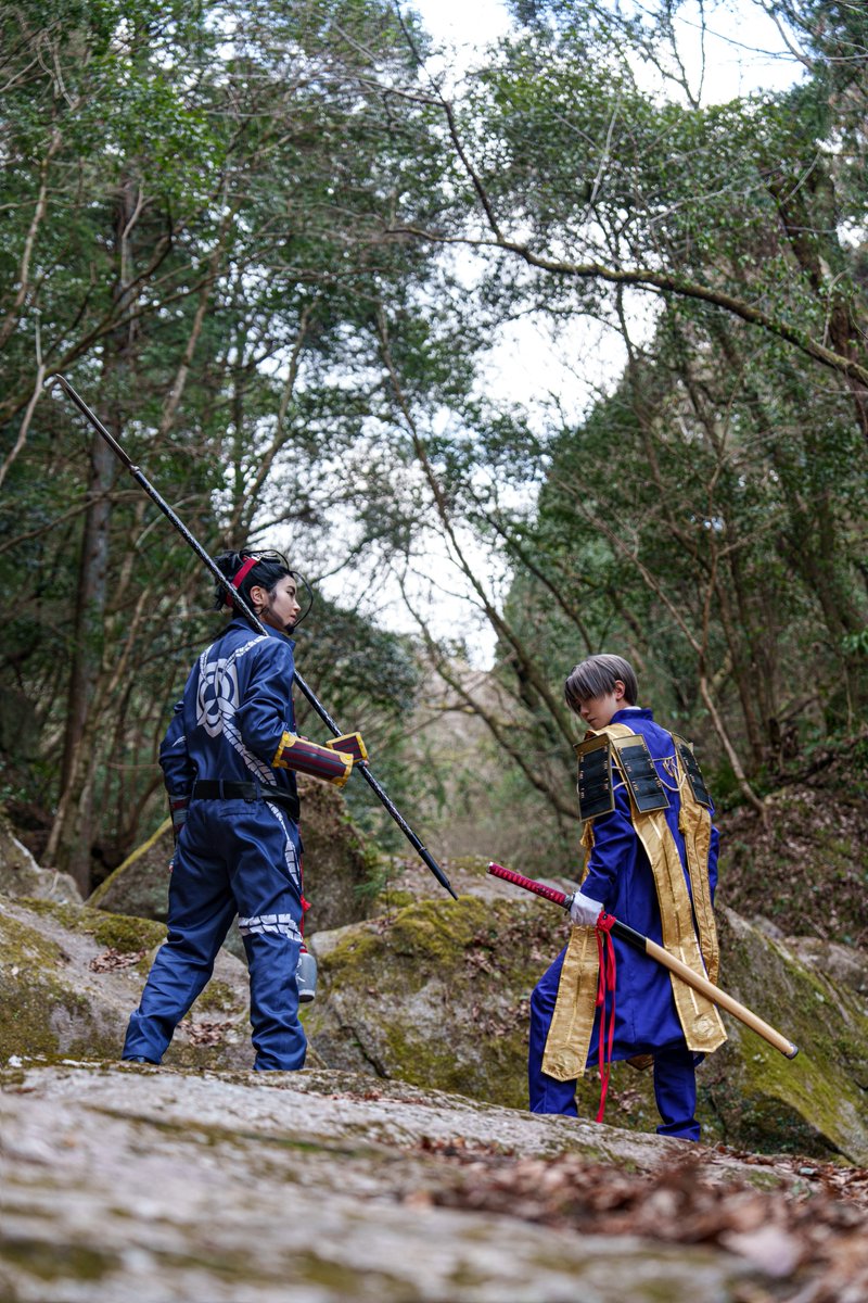 二人の背中が逞しくてカッコイイ!!🥺💘 大きな刀を担ぐさーちゃん素敵