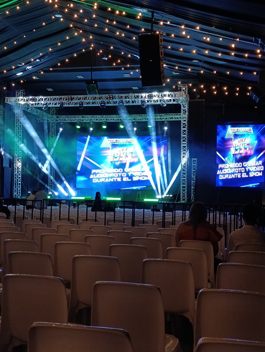 rmontano02's tweet photo. Ya listo para ver al maestro @franco_esca bienvenido a El Salvador 🇸🇻 ya en el puesto. https://t.co/dxDeKnD6TX