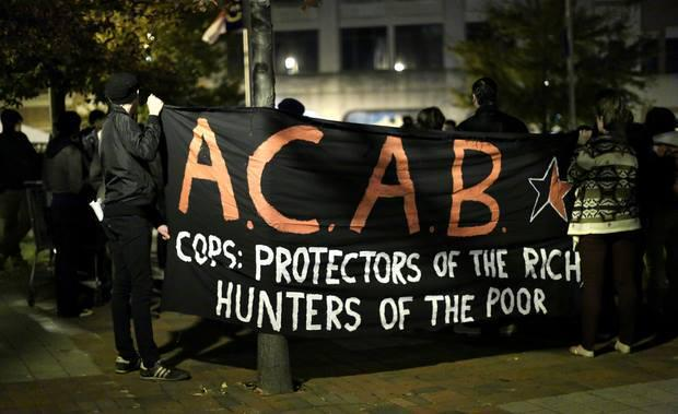 ultras_antifaa's tweet photo. ❝Cops: Protectors of the Rich, Hunters of the Poor❞  

#ACAB https://t.co/AFYtrQiADZ