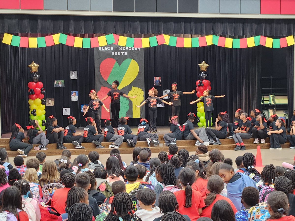 JSES_Stallions's tweet image. Happy #BlackHistoryMonth @JSES_Stallions!!! ❤️💛💚 Our Majestic Stallions #StepTeam did a wonderful job performing this afternoon and made us all #StallionProud! 🖤👏🏽🖤