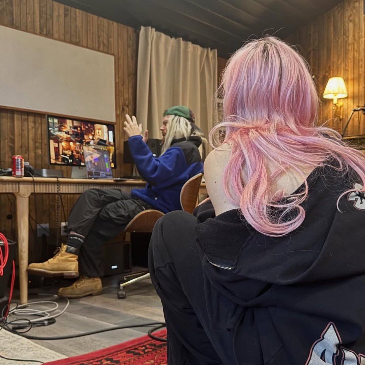 adelas feed tweet media