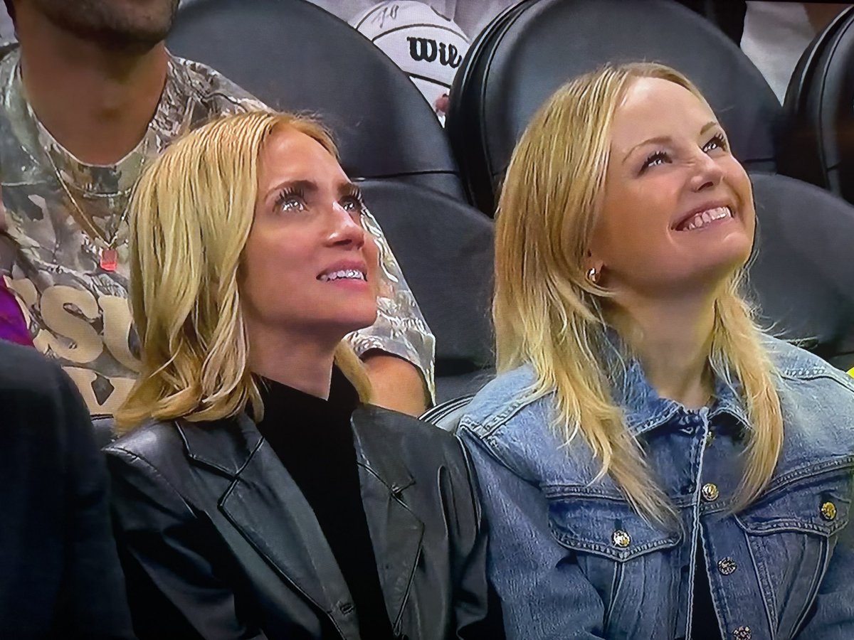 Charlotte Paparazzi tweet media