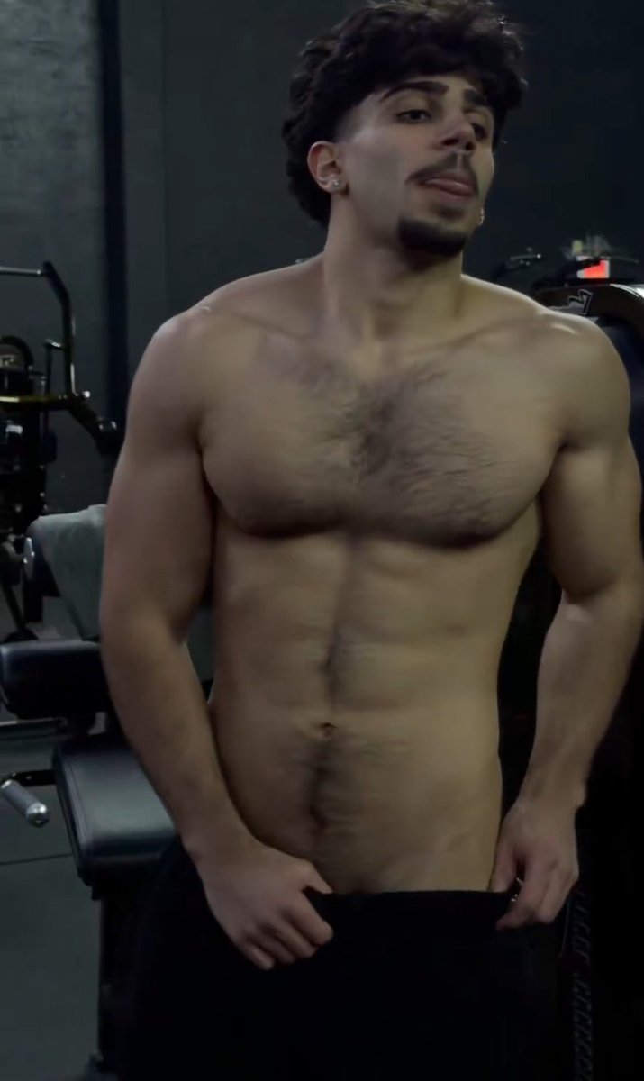 Blamyut's tweet photo. Does anyone have leaks of him, i've been searching for days, but i can't find any. If you do, please send them to me, i'll appreciate it😗 https://t.co/Xa6ThRGoUn