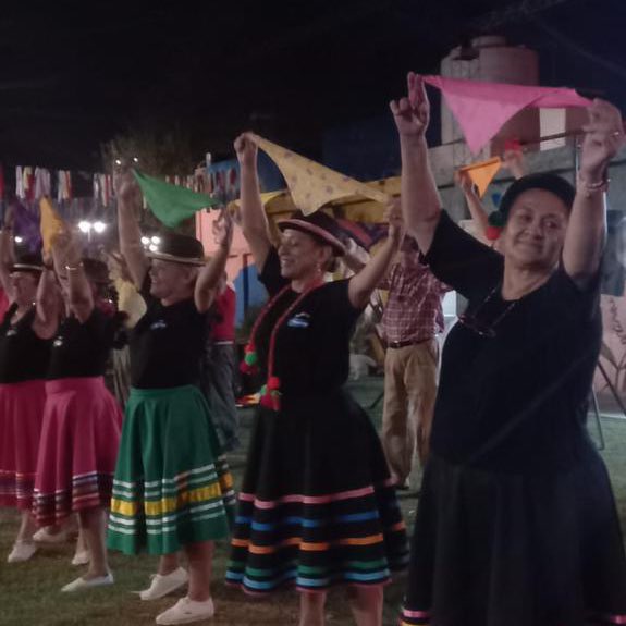 REINAUGURACIÓN DEL CENTRO VECINAL DE JARDÍN HIPODRÓMO

Cerramos el viernes acompañando la reinauguración del #CentroVecinal de barrio #JardínHipodrómo. Siempre hay que celebrar cuando los vecinos se organizan para trabajar por sus barrio, ya que cada uno pone lo mejor de sí de
