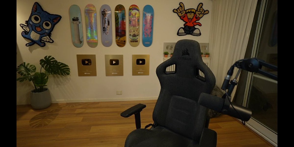 Carreupdates_'s tweet image. 4 setups 
1 pelotudo
♾️ memorias 🫶🏻