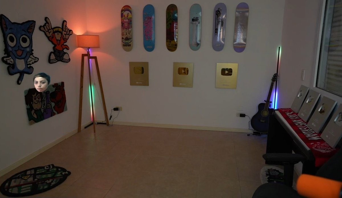 Carreupdates_'s tweet image. 4 setups 
1 pelotudo
♾️ memorias 🫶🏻