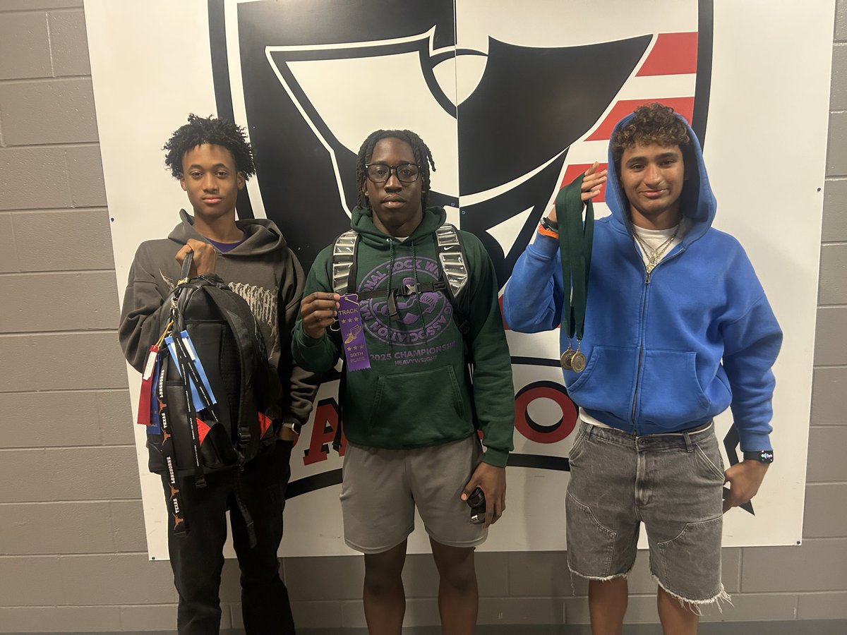 Veterans Memorial Track & Field tweet media