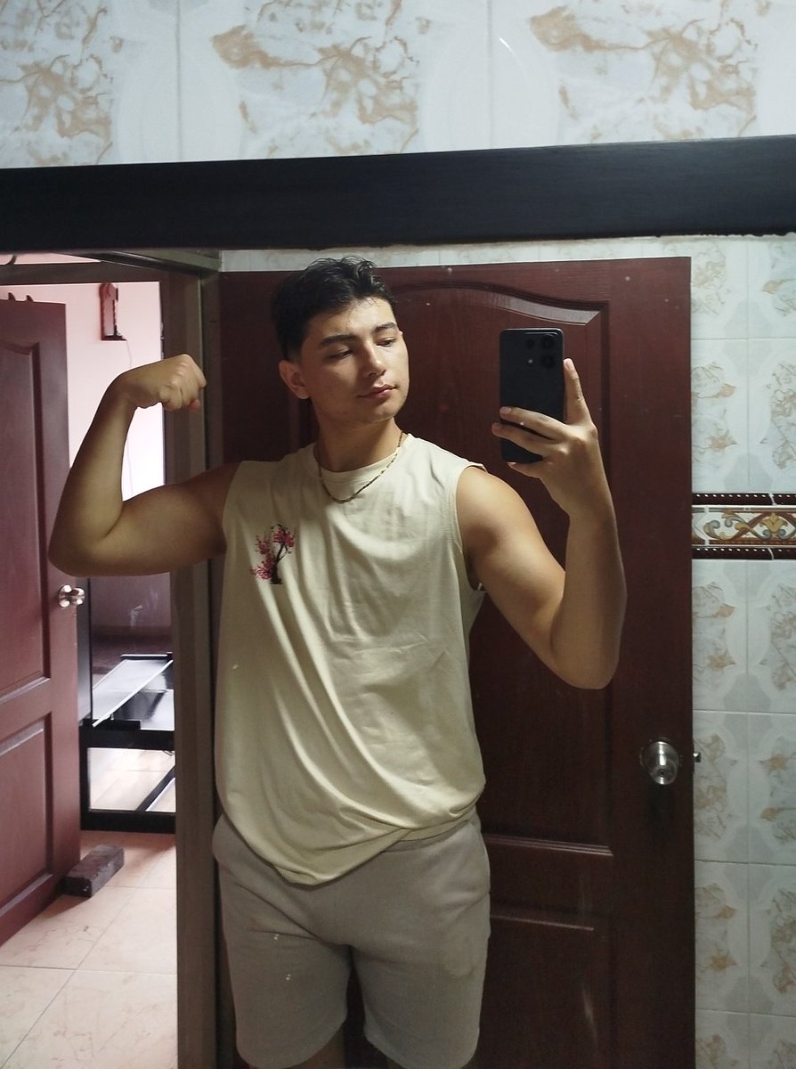 Dilan_17Blu's tweet photo. #sexy #boy #gayboy https://t.co/OUv1RoFwyF
